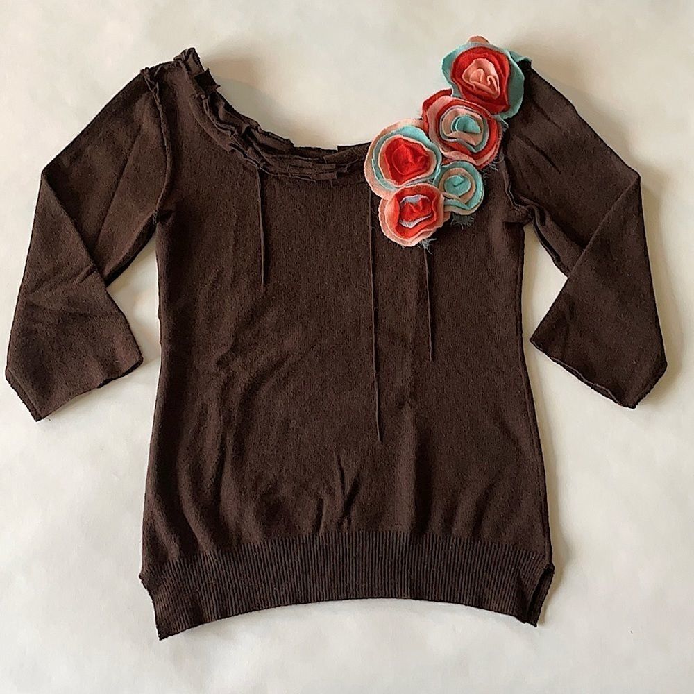 Wide Collar Sweater with Knit Flowers, 3/4 Sleeve